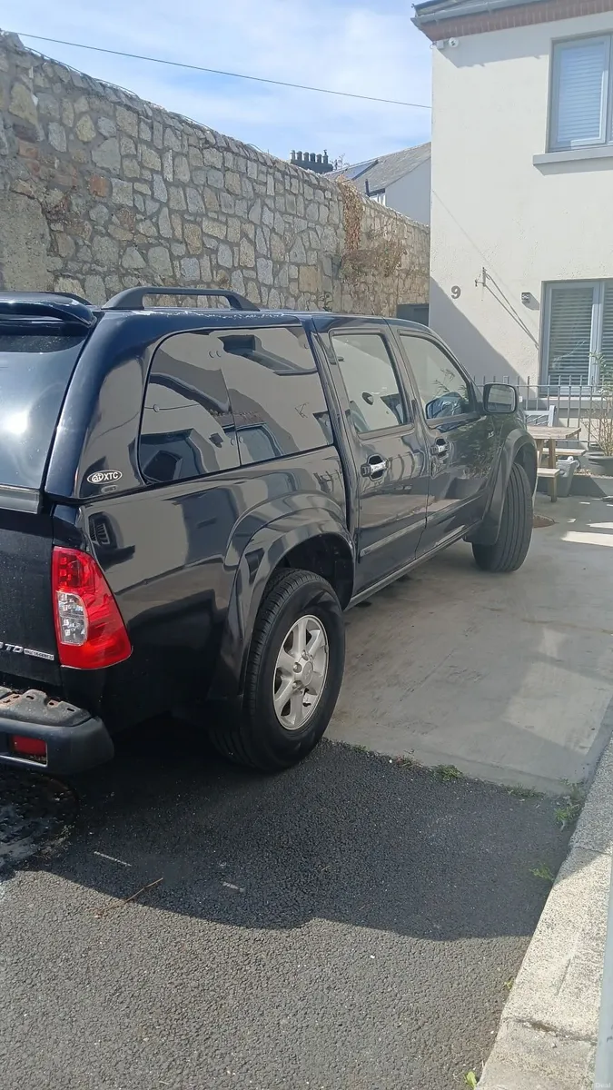 Isuzu D-Max 2010 - Image 2