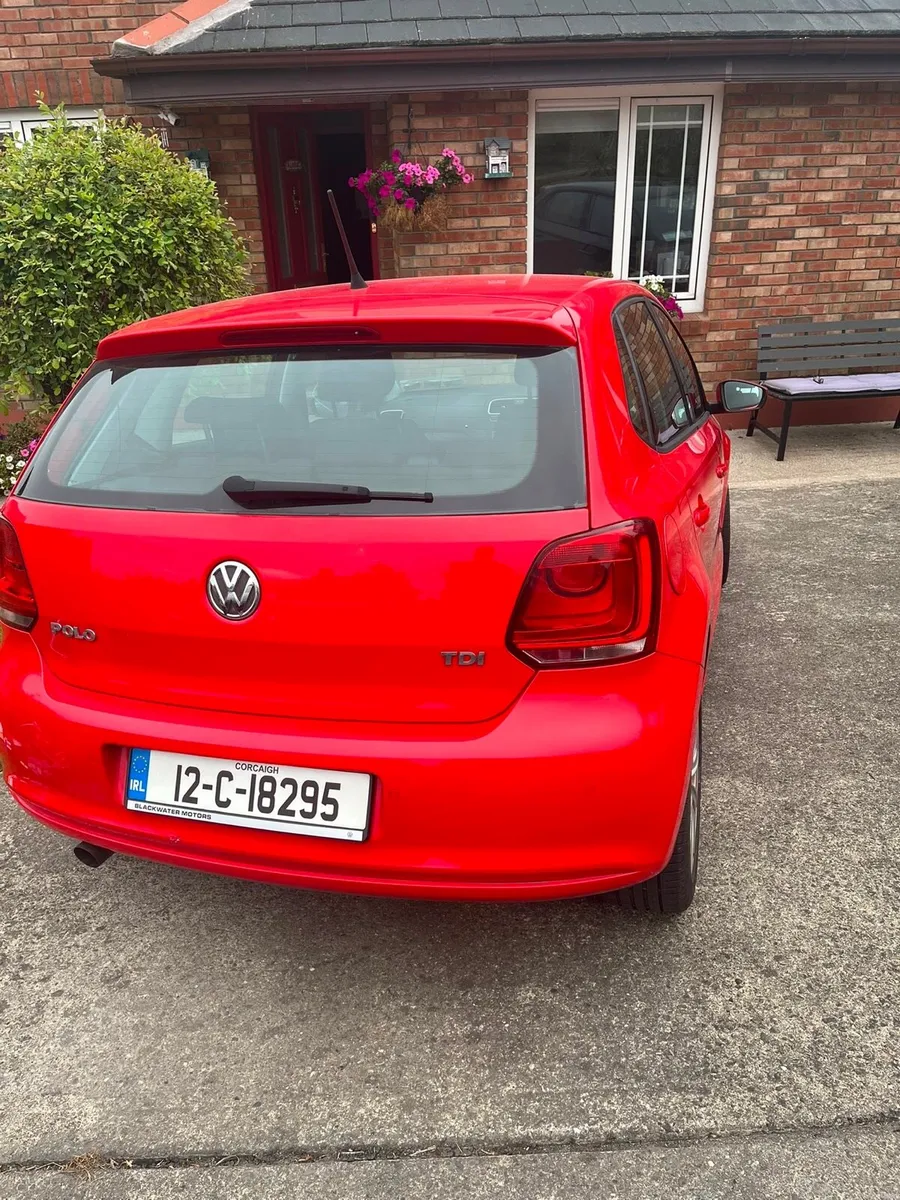 2012 Volkswagen Polo Red - Image 5
