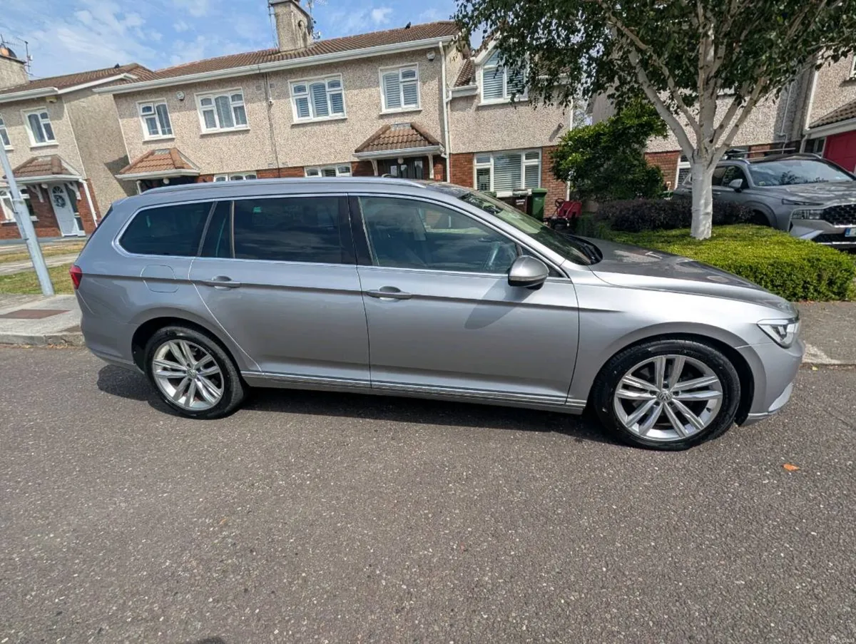 Volkswagen Passat Estate - Image 2