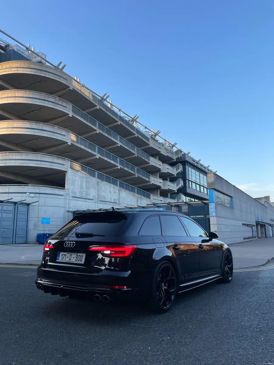 Audi S4 2017 - Image 2