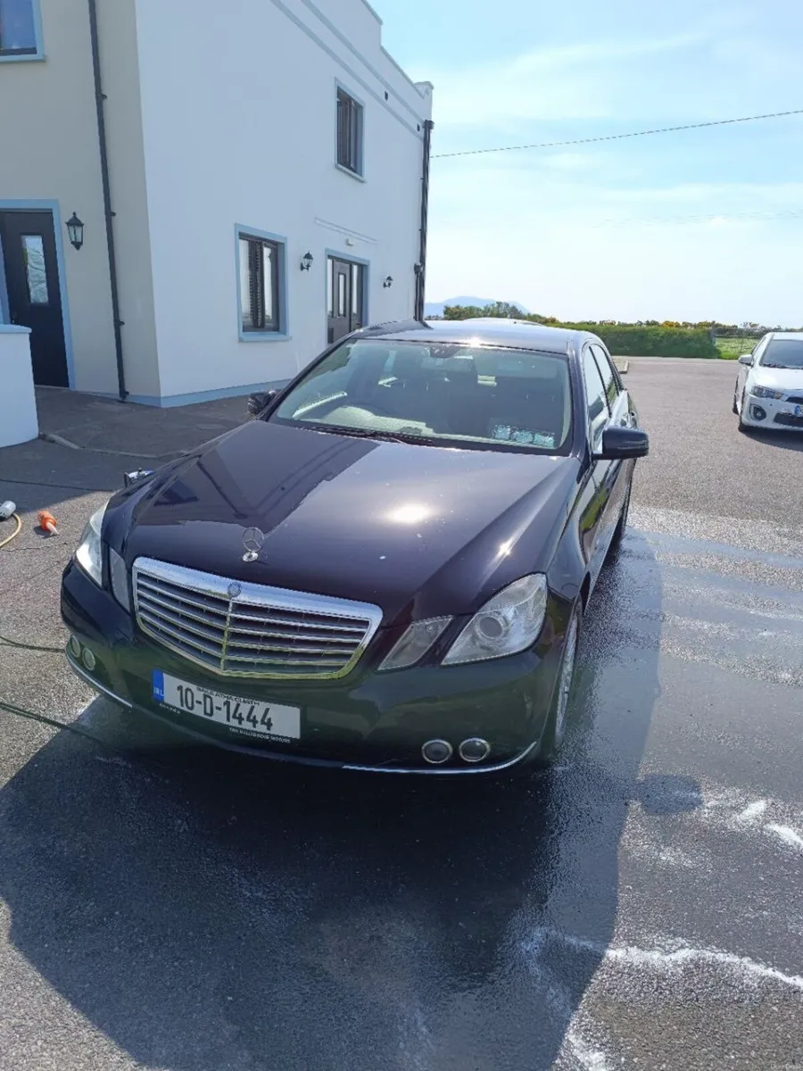 Mercedes-Benz E-Class 2010 - Image 4