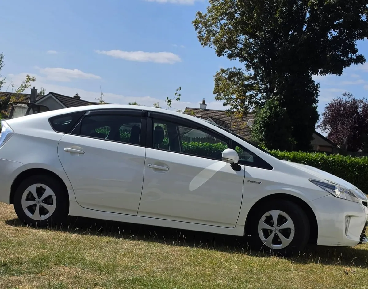 Toyota Prius 2015 - Image 4
