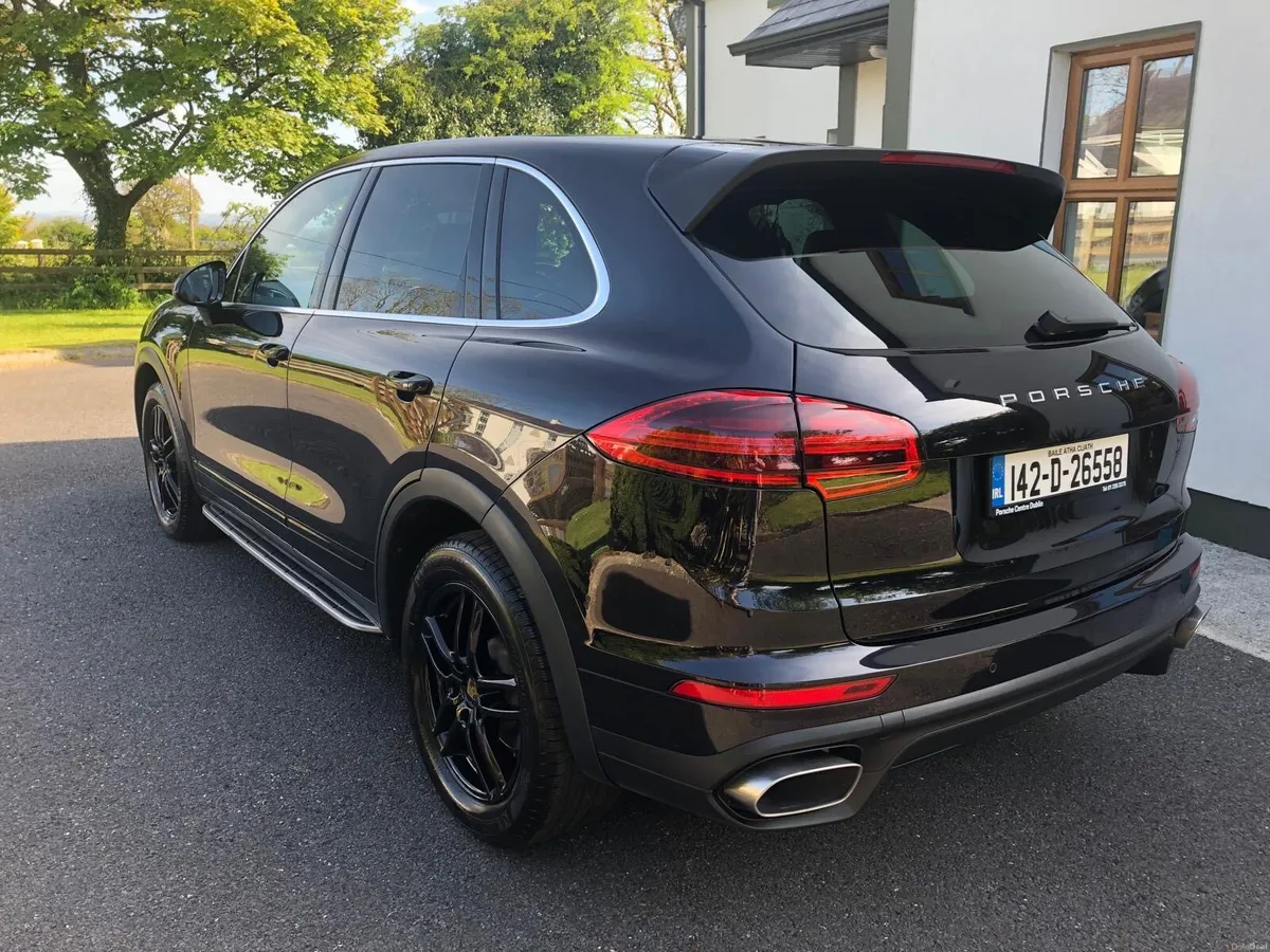 Porsche Cayenne - Image 2