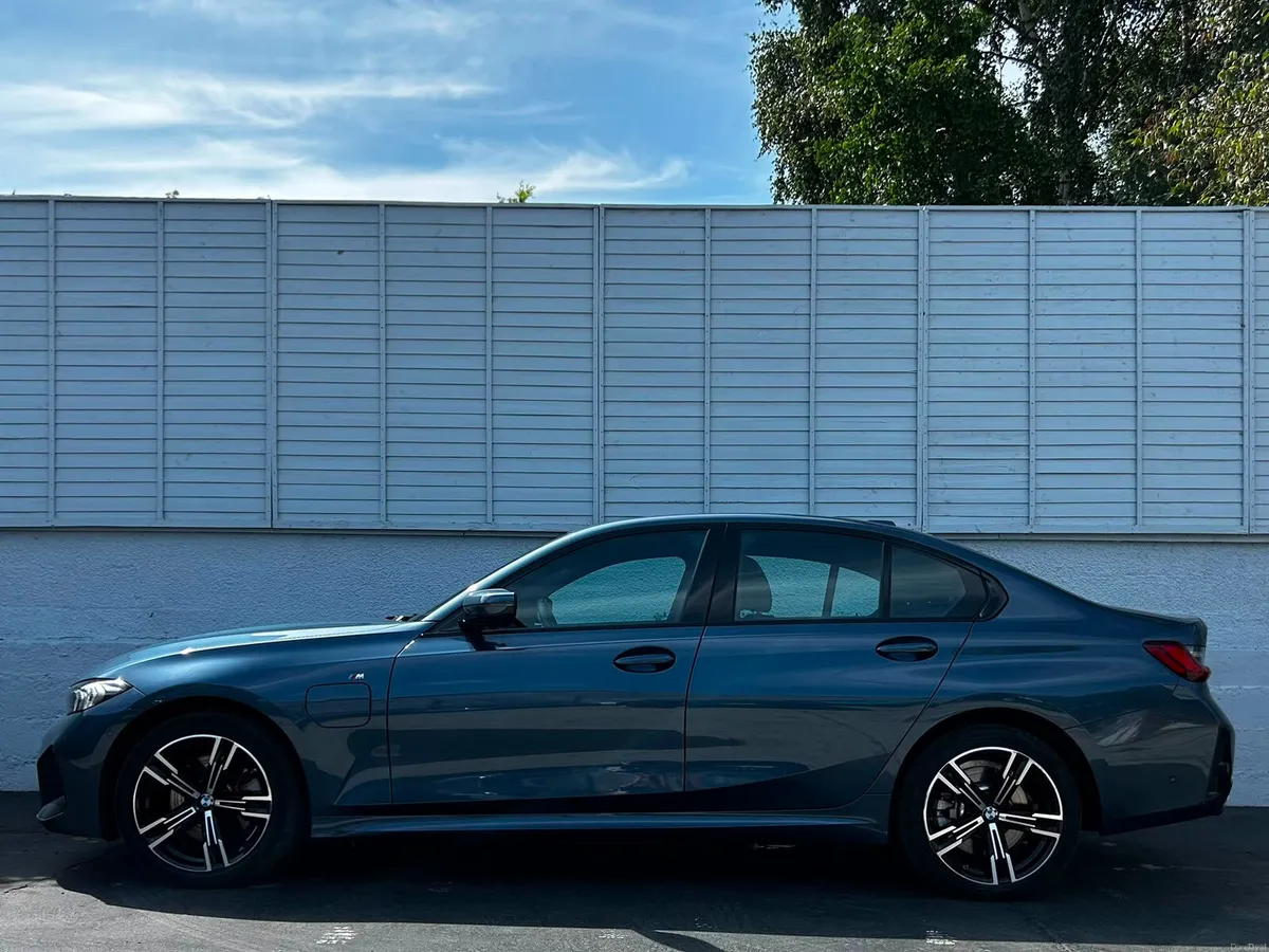 330E M SPORT / 22.3 KWH BATTERY / PHEV / ONE OWNER - Image 5