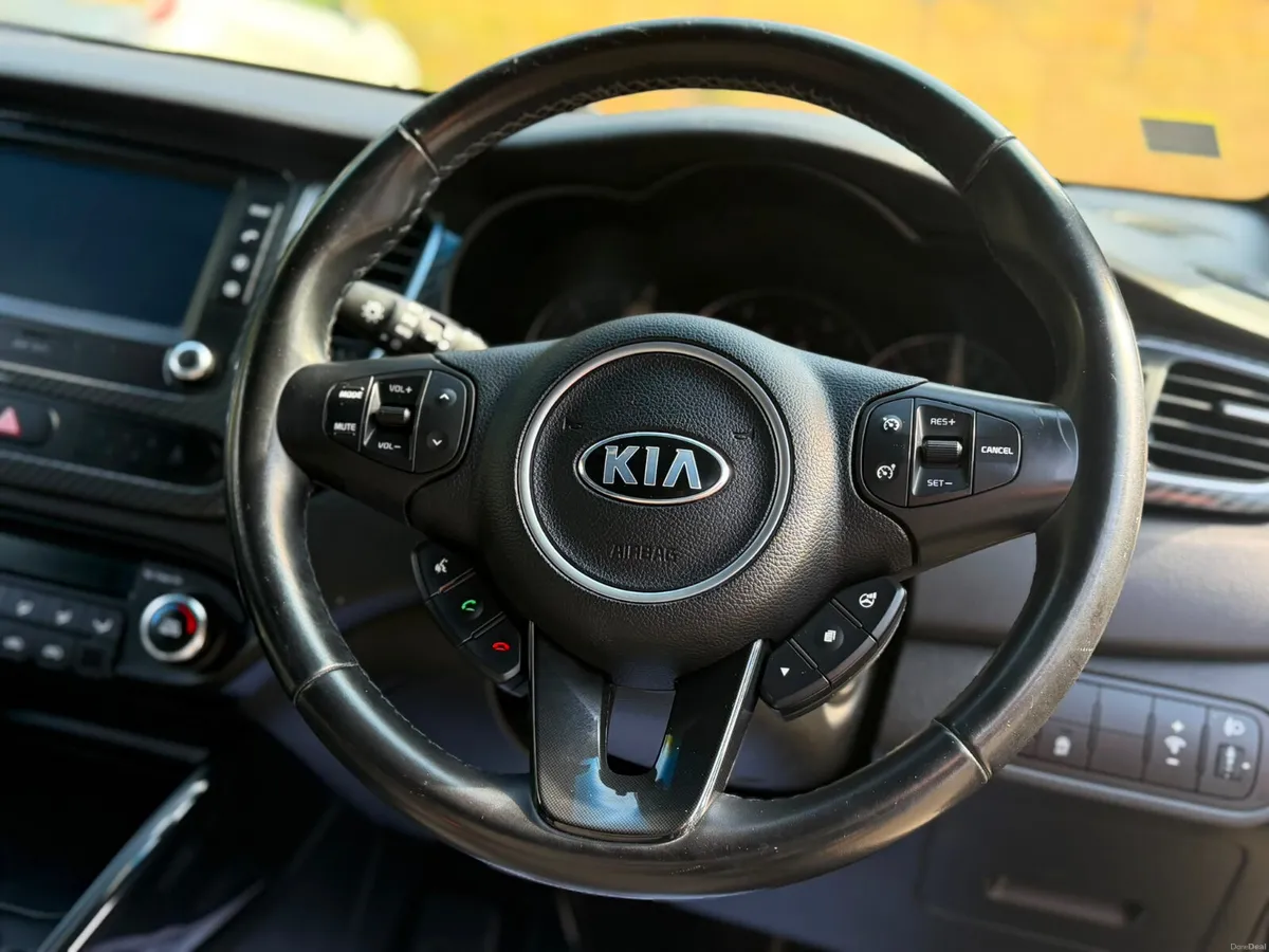 181 Kia Carens 7 seater! Excellent condition ⭐️⭐️⭐ - Image 6