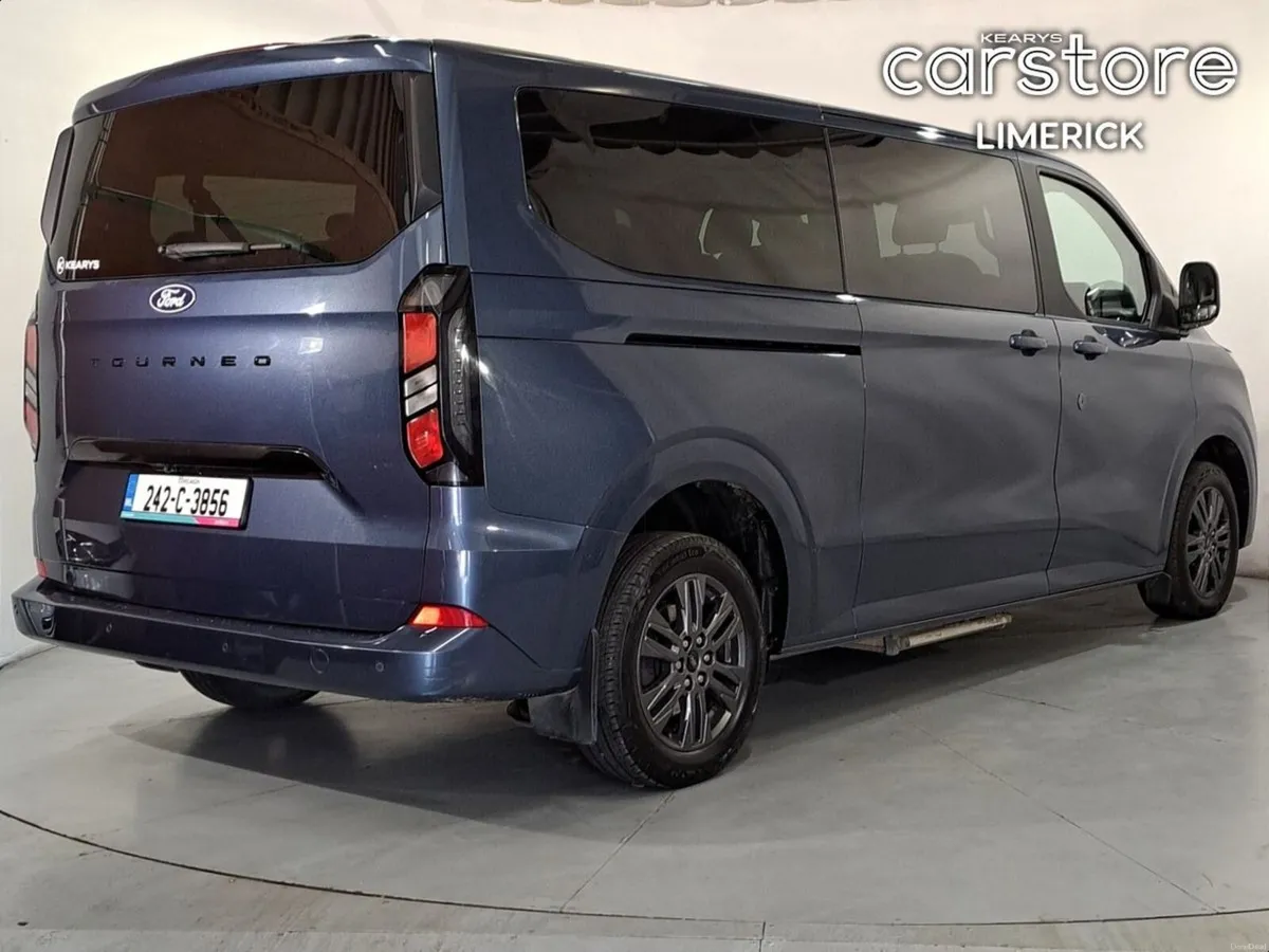 Ford Tourneo Custom 2.0L EcoBlue 150PS Titanium LW - Image 3