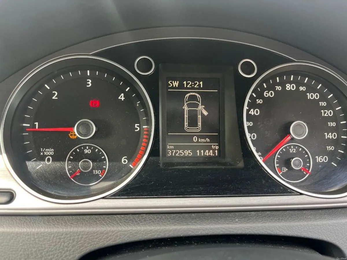 2012 Volkswagen Passat - Image 5