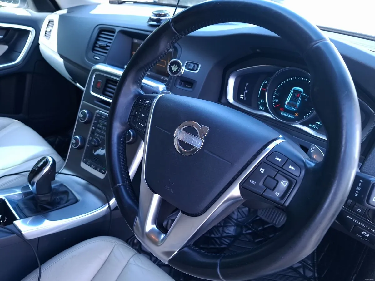 Volvo V60 2015 - Image 6