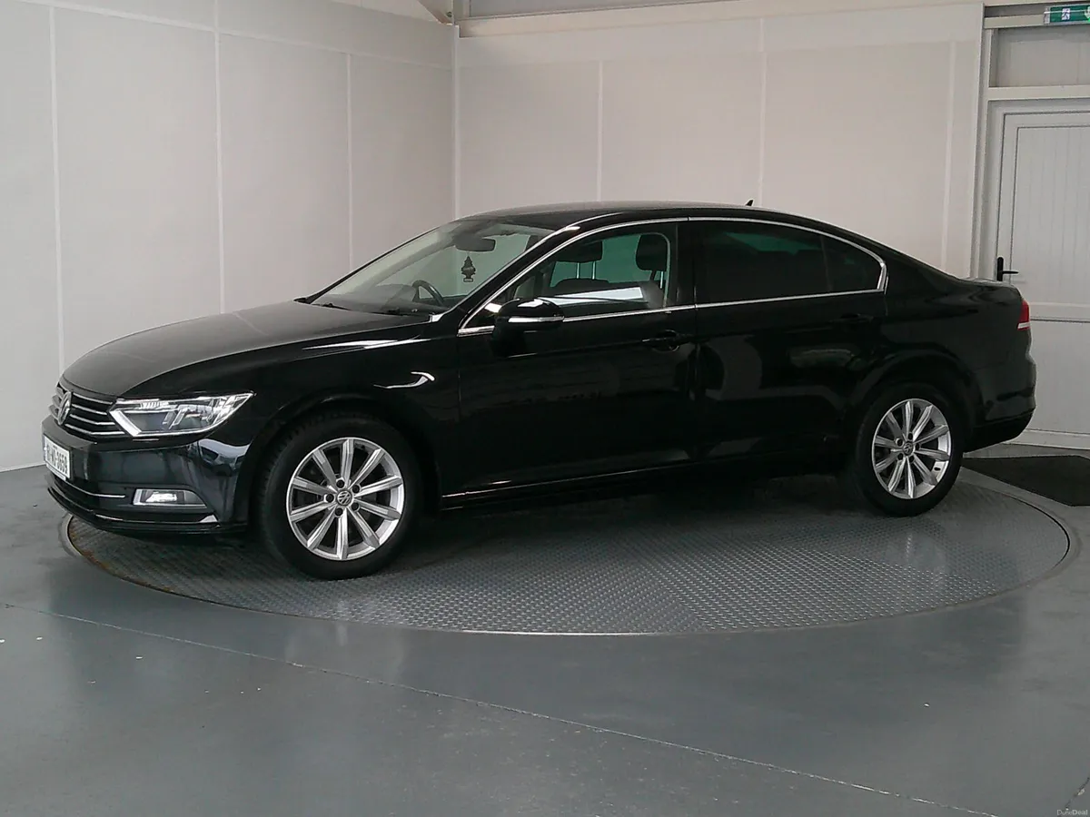 Volkswagen Passat 2016 - Image 3