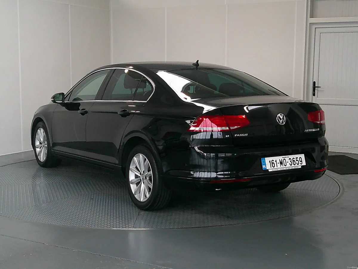 Volkswagen Passat 2016 - Image 5