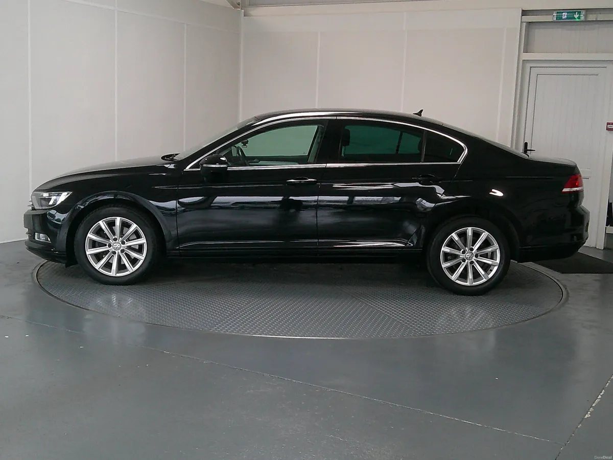 Volkswagen Passat 2016 - Image 4