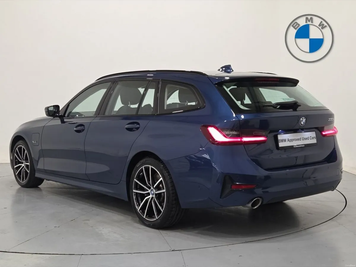 BMW 3-Series 330e Sport Pro Touring - Image 2
