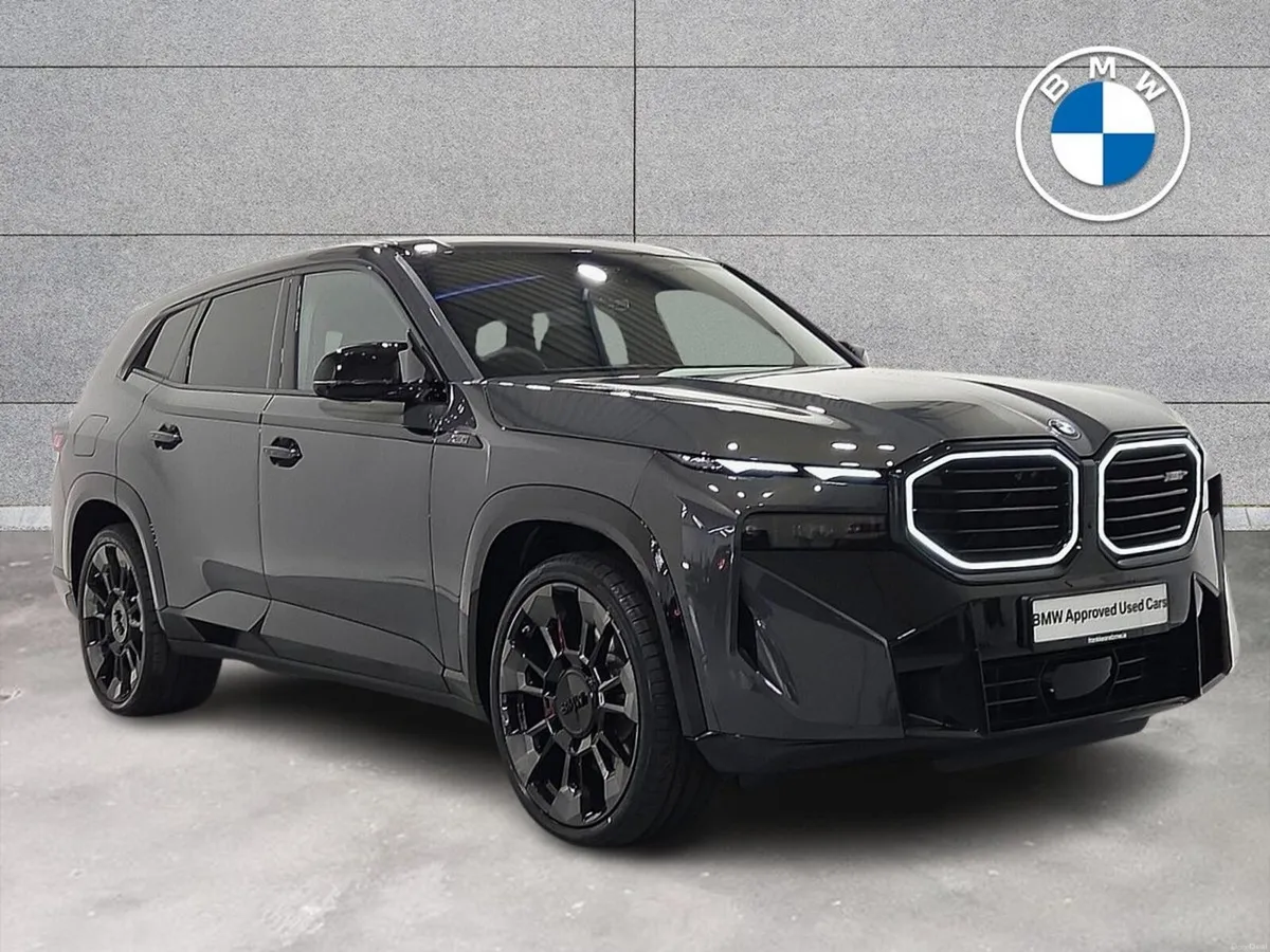 BMW XM 50e - Image 1