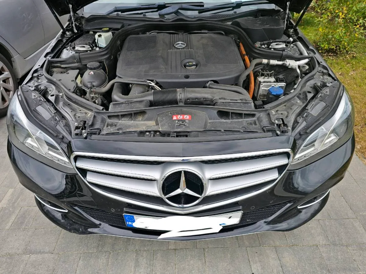 Mercedes Benz E300d - Image 2