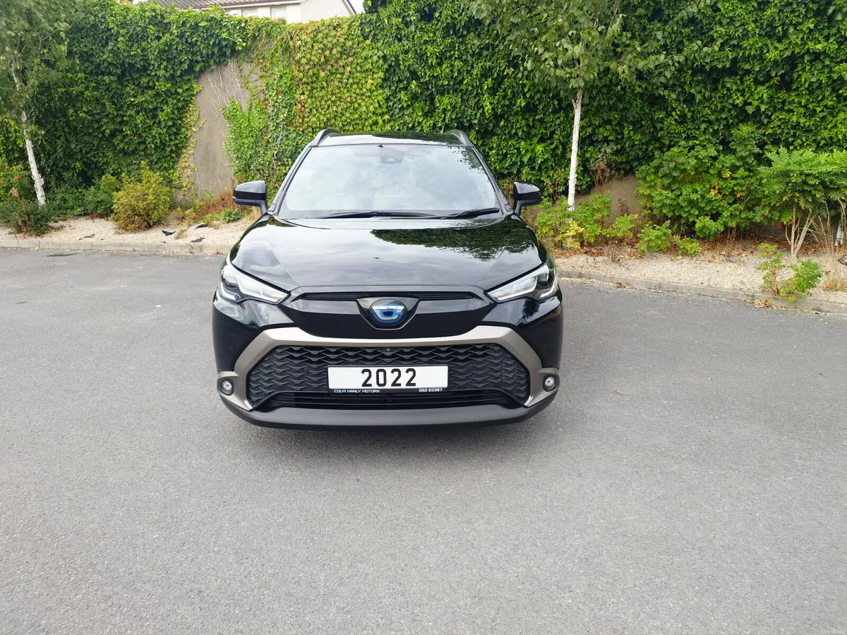 Toyota Corolla Cross Hybrid - Image 2