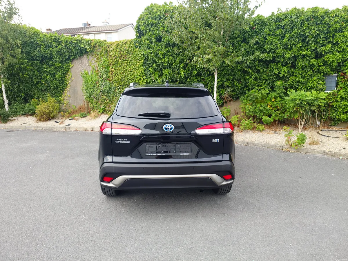 Toyota Corolla Cross Hybrid - Image 6