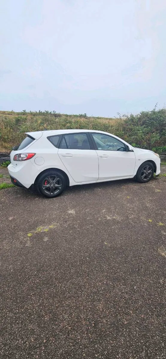 Mazda 3 - Image 2