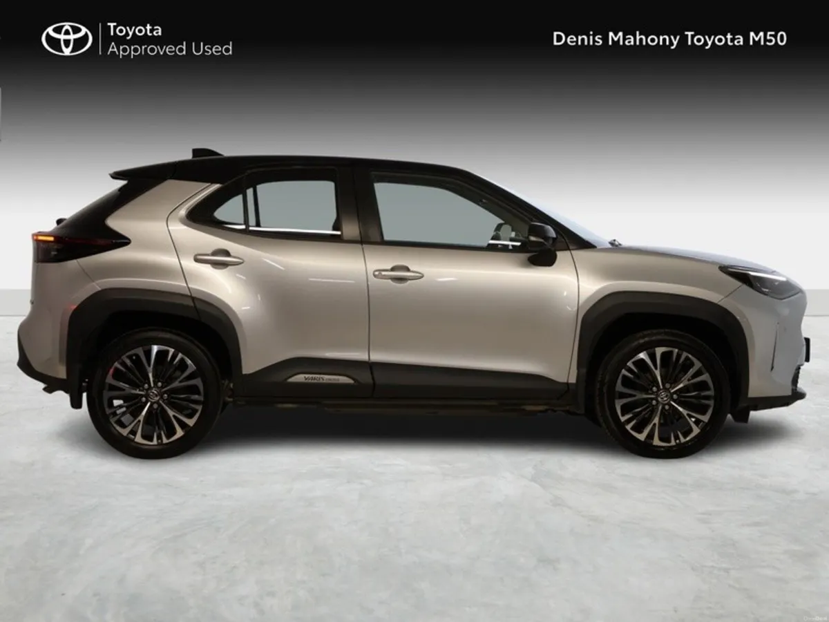 Toyota Yaris Cross Sol Hybrid - Image 3