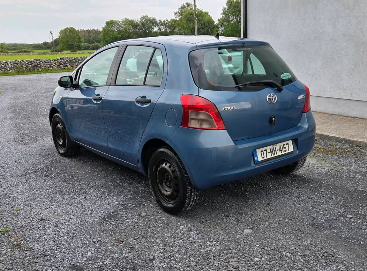 Toyota yaris - Image 3