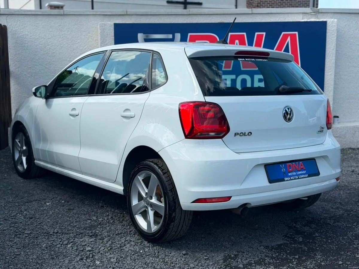 Volkswagen Polo Highline - auto - low kms - Image 5