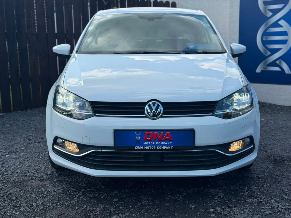 Volkswagen Polo Highline - auto - low kms - Image 2
