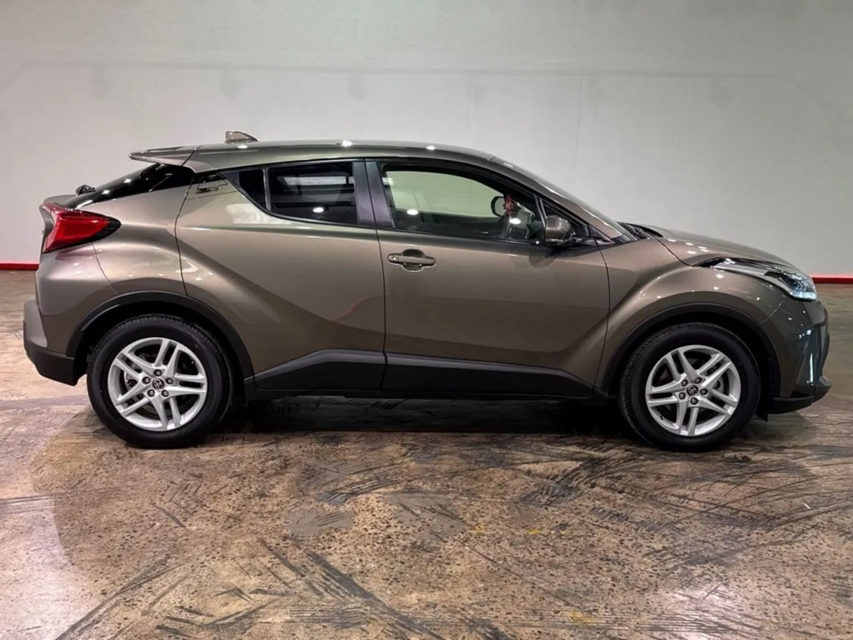 Toyota C-HR 1.8 HYBRID AUTOMATIC - FACELIFT - FACT - Image 2
