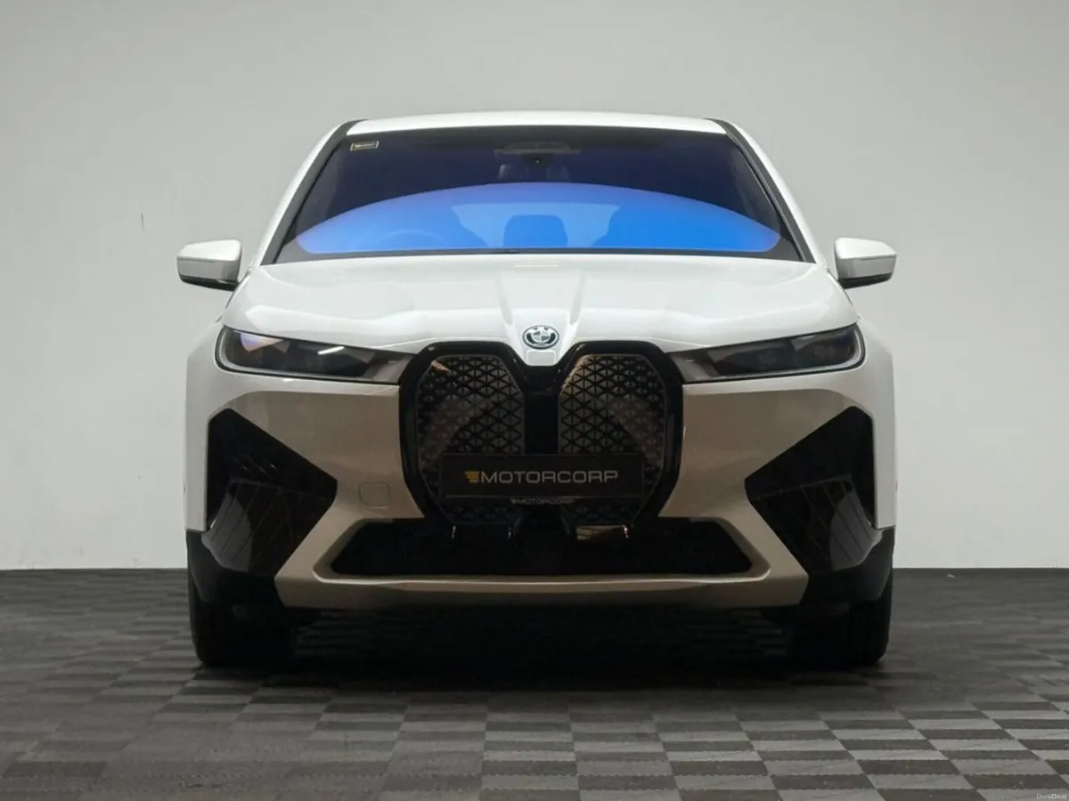 BMW iX 40 M SPORT XDRIVE - Image 2