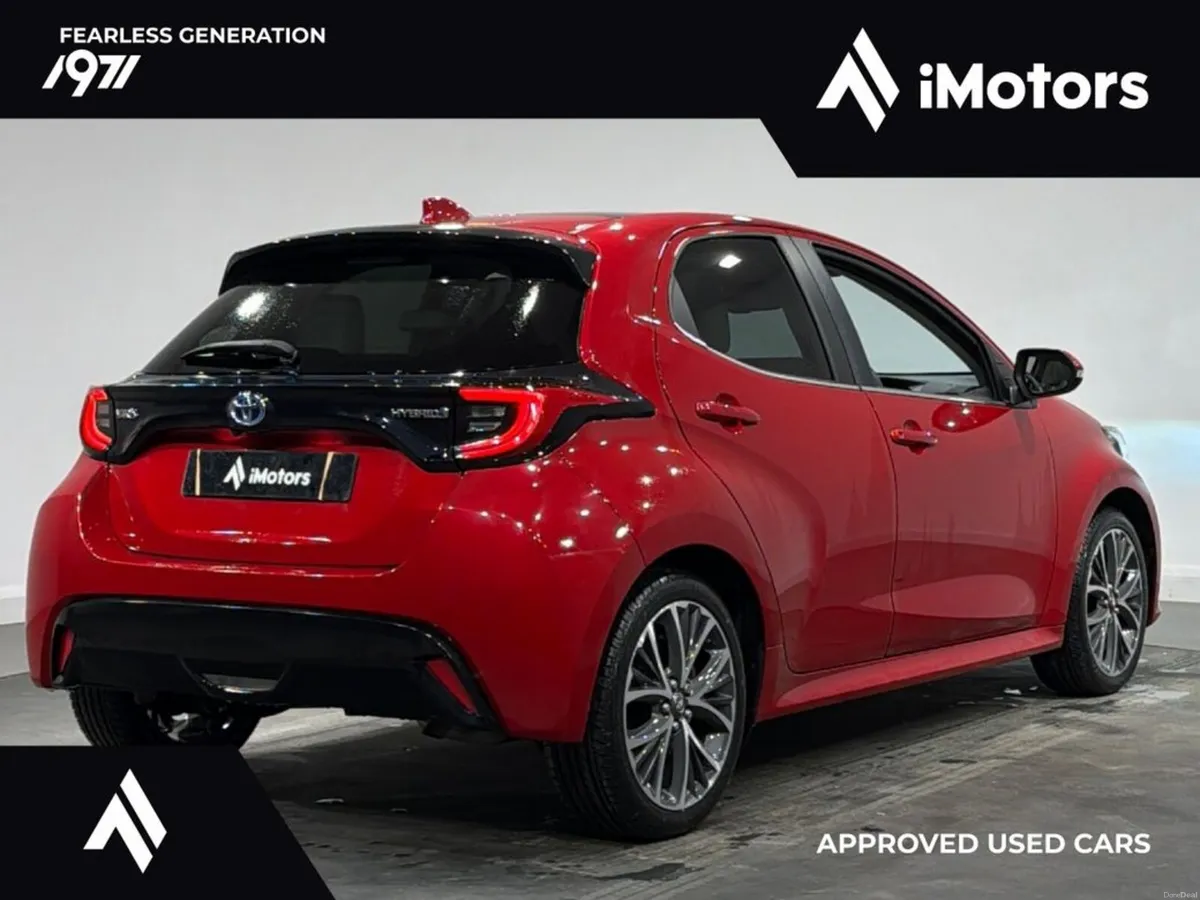 Toyota Yaris TOP SPEC Platinum GLASS ROOF HYBRID 4 - Image 3