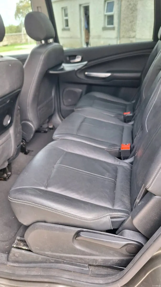 Ford Galaxy Titanium X    Luxury Trim / High Spec - Image 4