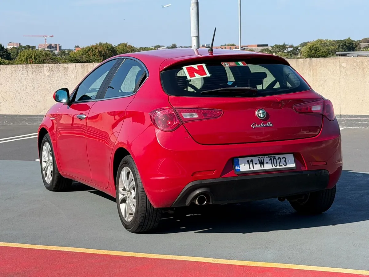 Alfa Romeo Giulietta 2011 - Image 1