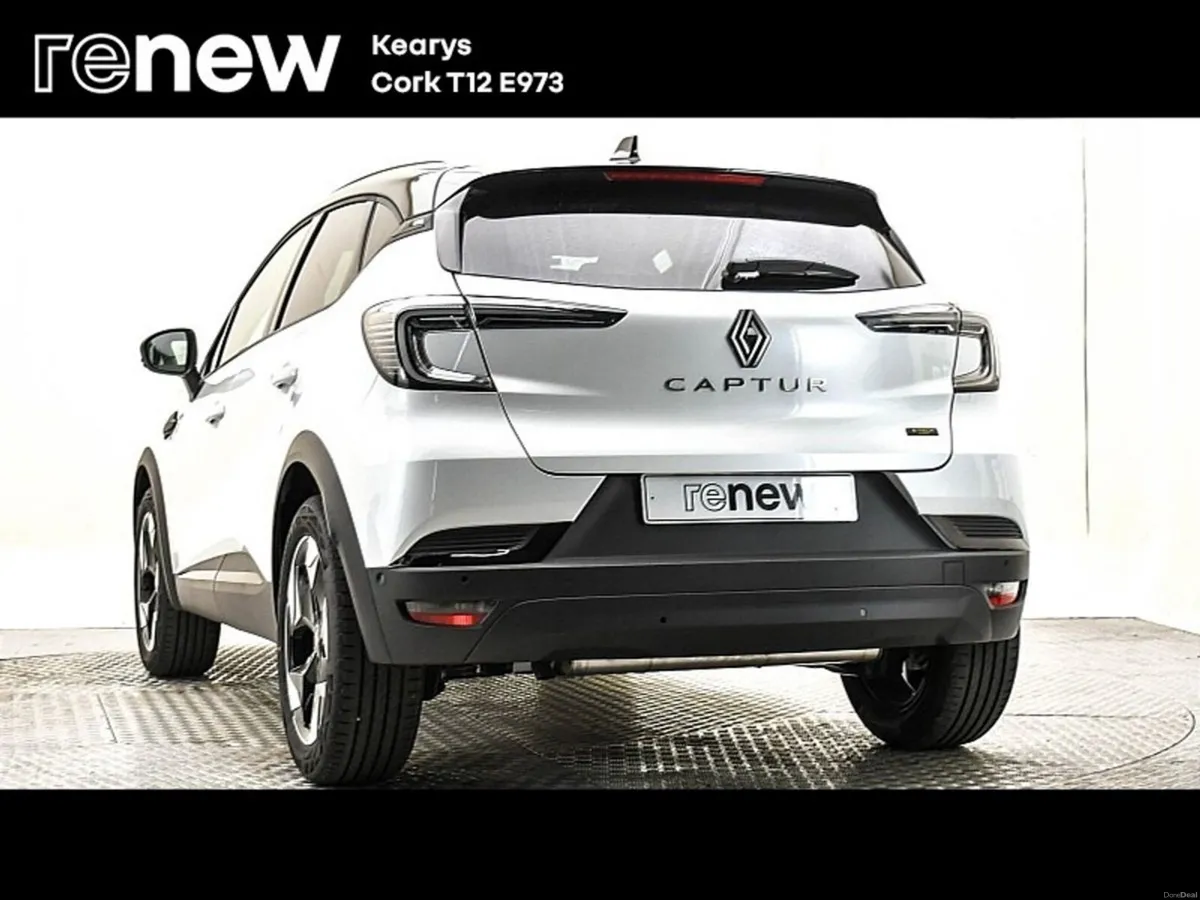 Renault Captur Techno E-TECH Hybrid 145 Auto MY23 - Image 5