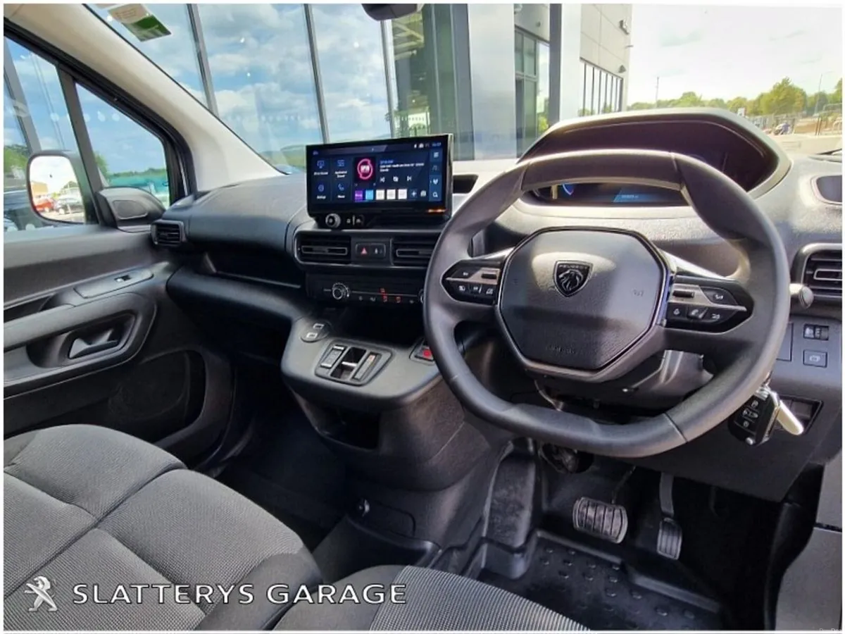 Peugeot Partner AUTOMATIC PARTNER PRO PLUS 1.5 HDI - Image 2
