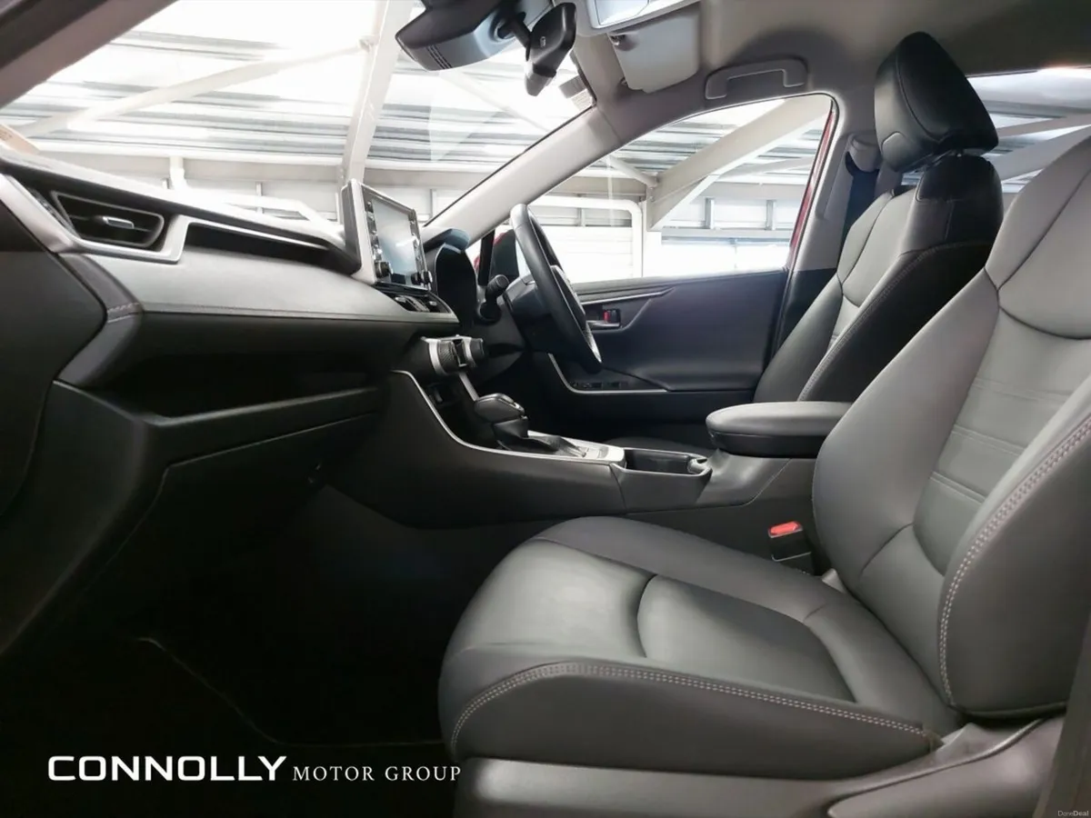 Toyota RAV4 2.5 Hybrid Sol 2WD - Image 5