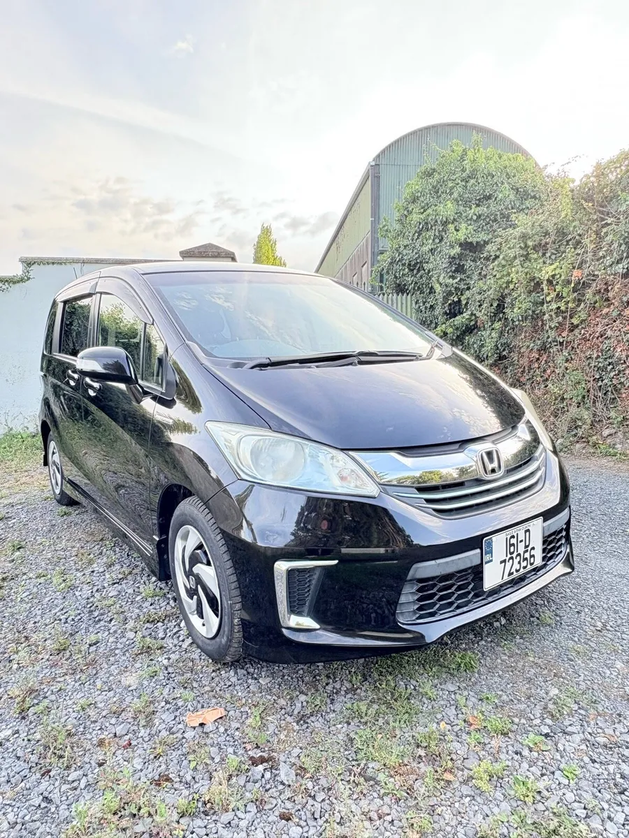 Honda Freed 6 seater Hybrid Automatic - Image 3