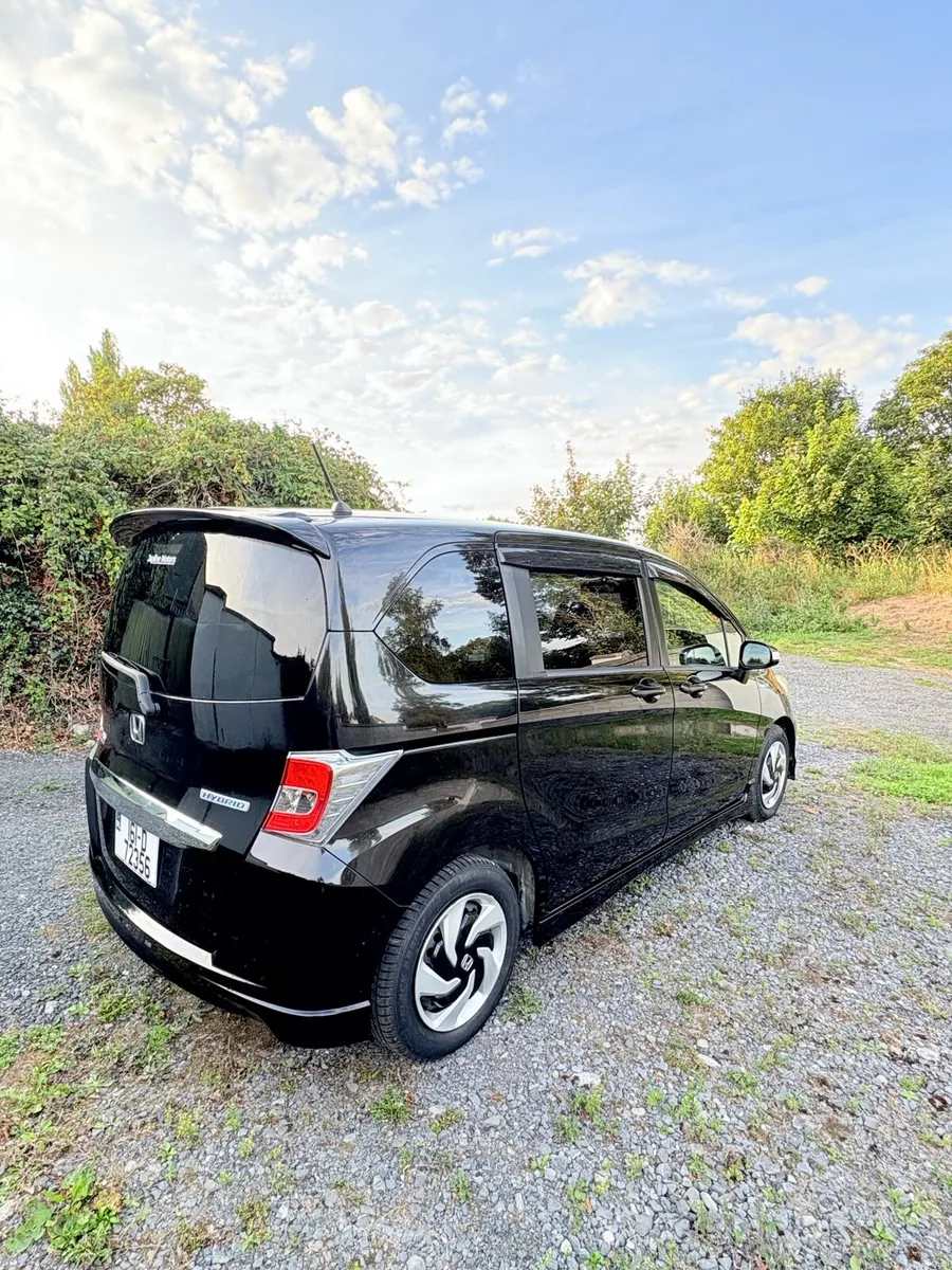 Honda Freed 6 seater Hybrid Automatic - Image 4