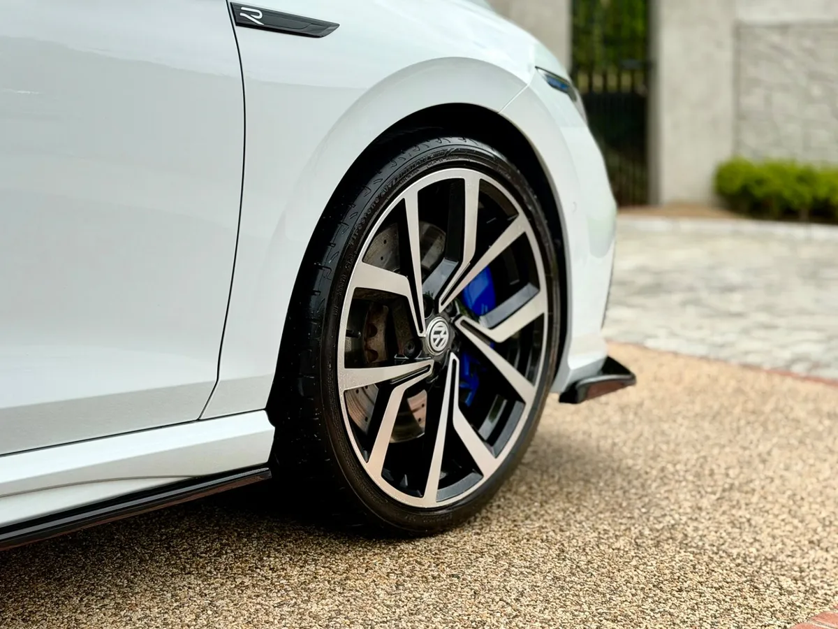 Volkswagen Golf R Low Km tastefully modded - Image 4
