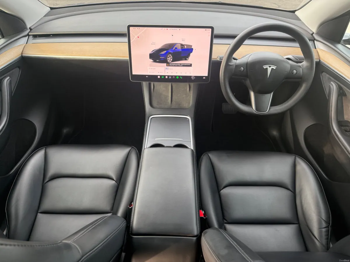 Tesla Model Y 2022 - Image 2