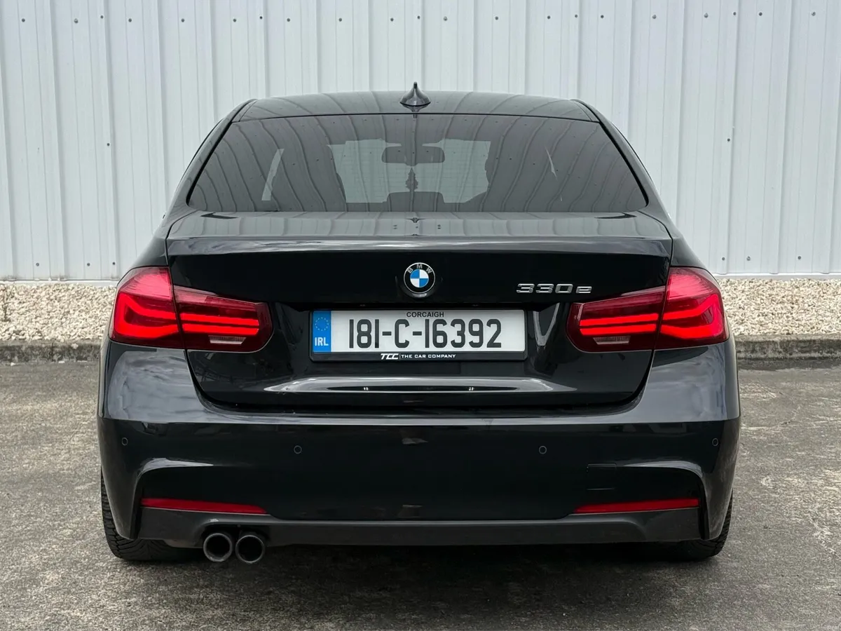 2018 BMW 330E M-Sport (Shadow Edition) - Image 4
