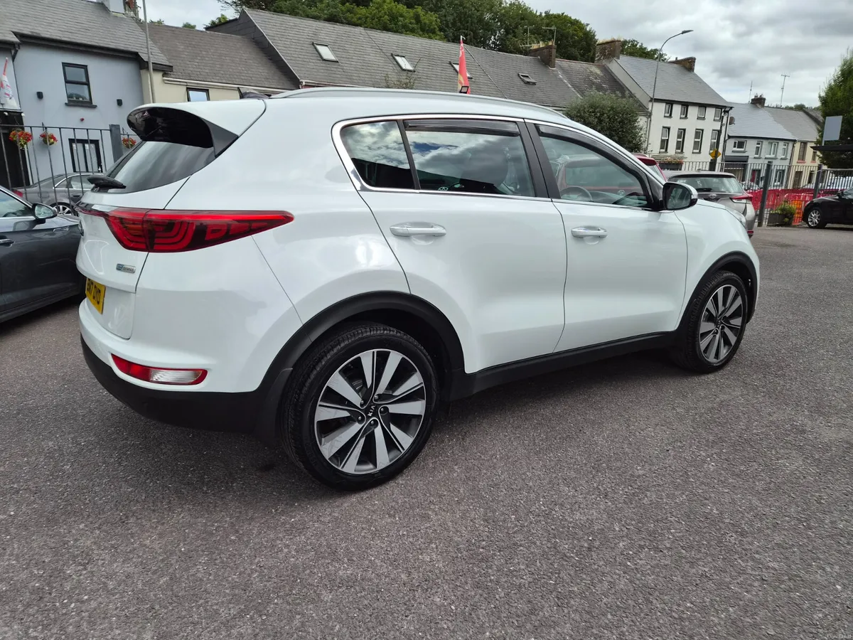 Kia Sportage 3 CRDI Auto, Top Spec, Full Kia Hist - Image 4