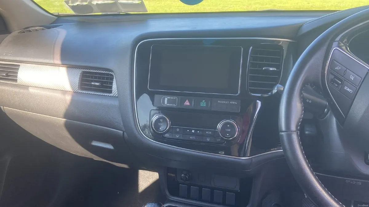 Mitsubishi Outlander 2019 - Image 2