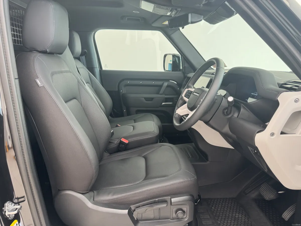 Land Rover Defender 2026 - Image 3