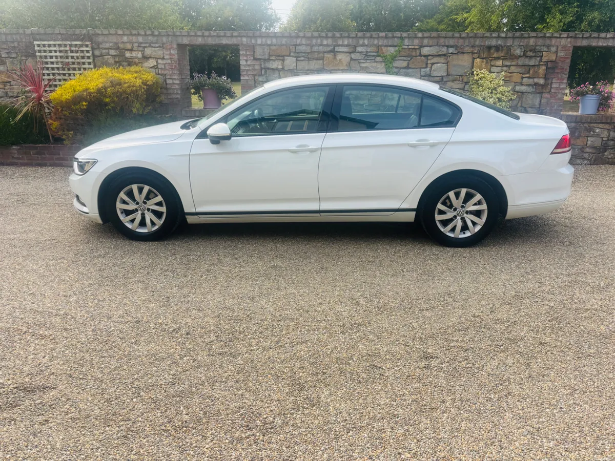 2017 Volkswagen Passat 1.6 trend line 120bhp - Image 5