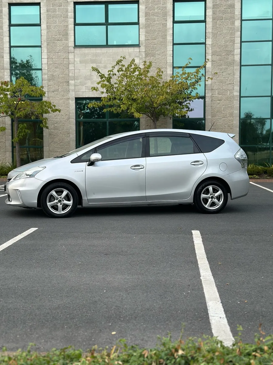 2013 Toyota Prius Alpha | NCT 09/27 | 1 Owner - Image 4