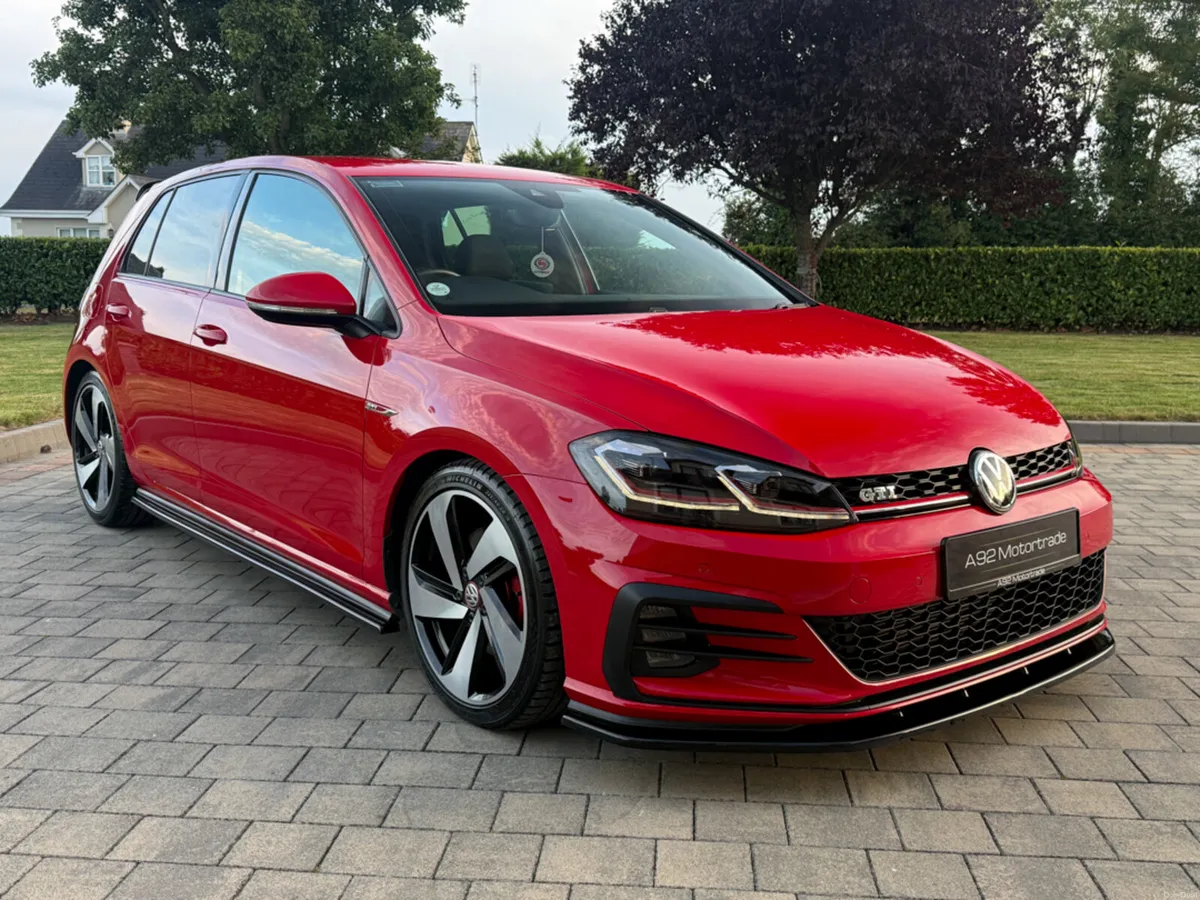 2017 Volkswagen Golf GTI - Image 4