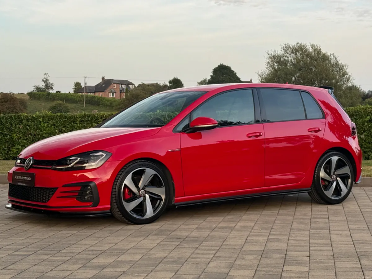 2017 Volkswagen Golf GTI - Image 2