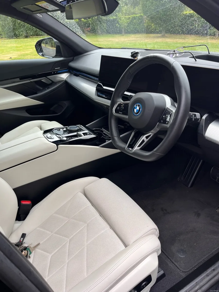 251 BMW 530e M Sport Pro Touring - Image 6