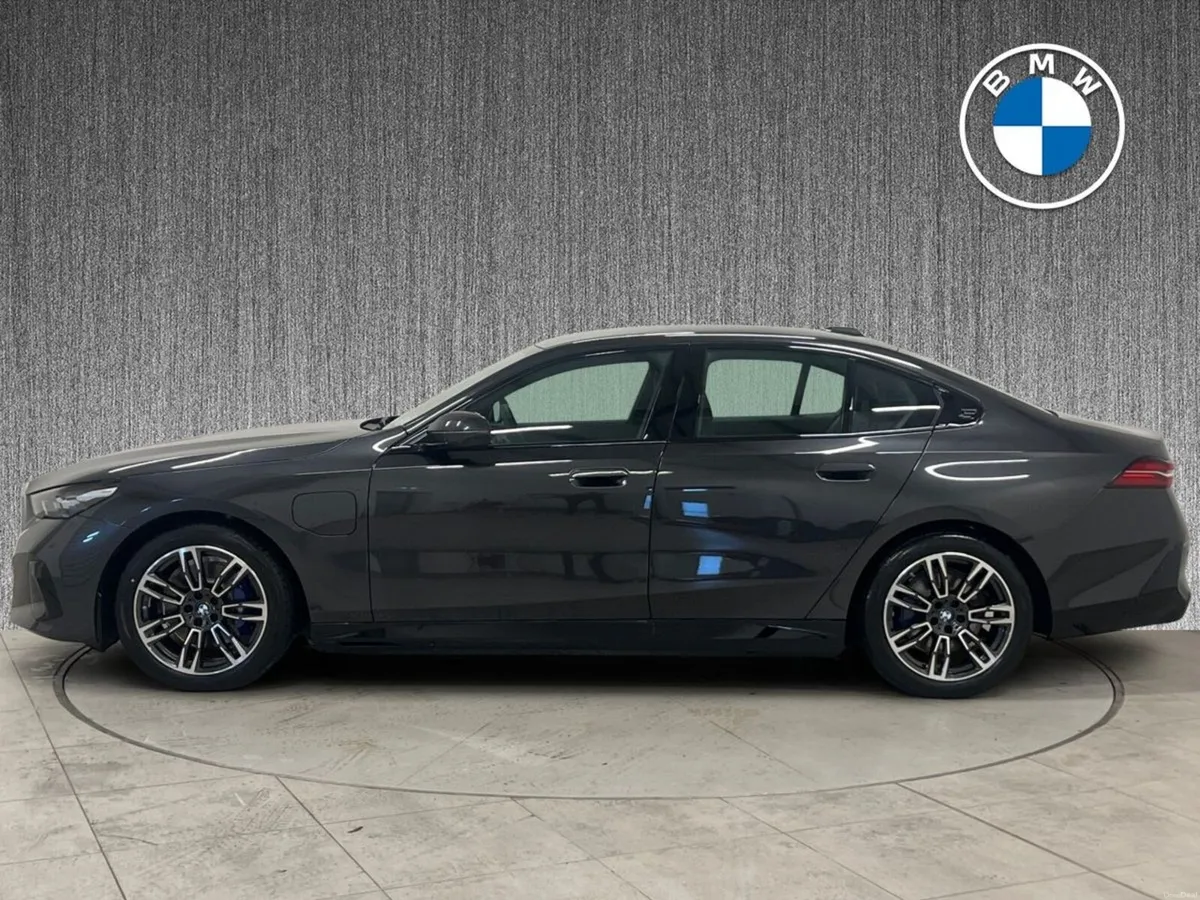 BMW 5-Series 530e M Sport IMMEDIATE DELIVERY - Image 3