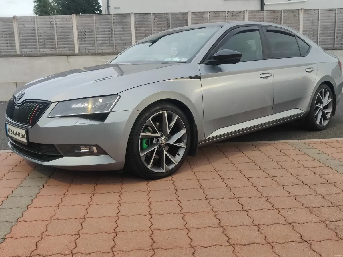 Skoda Superb 2017 - Image 2