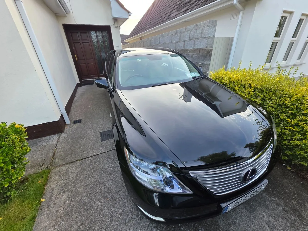 Lexus LS 600h - Image 1