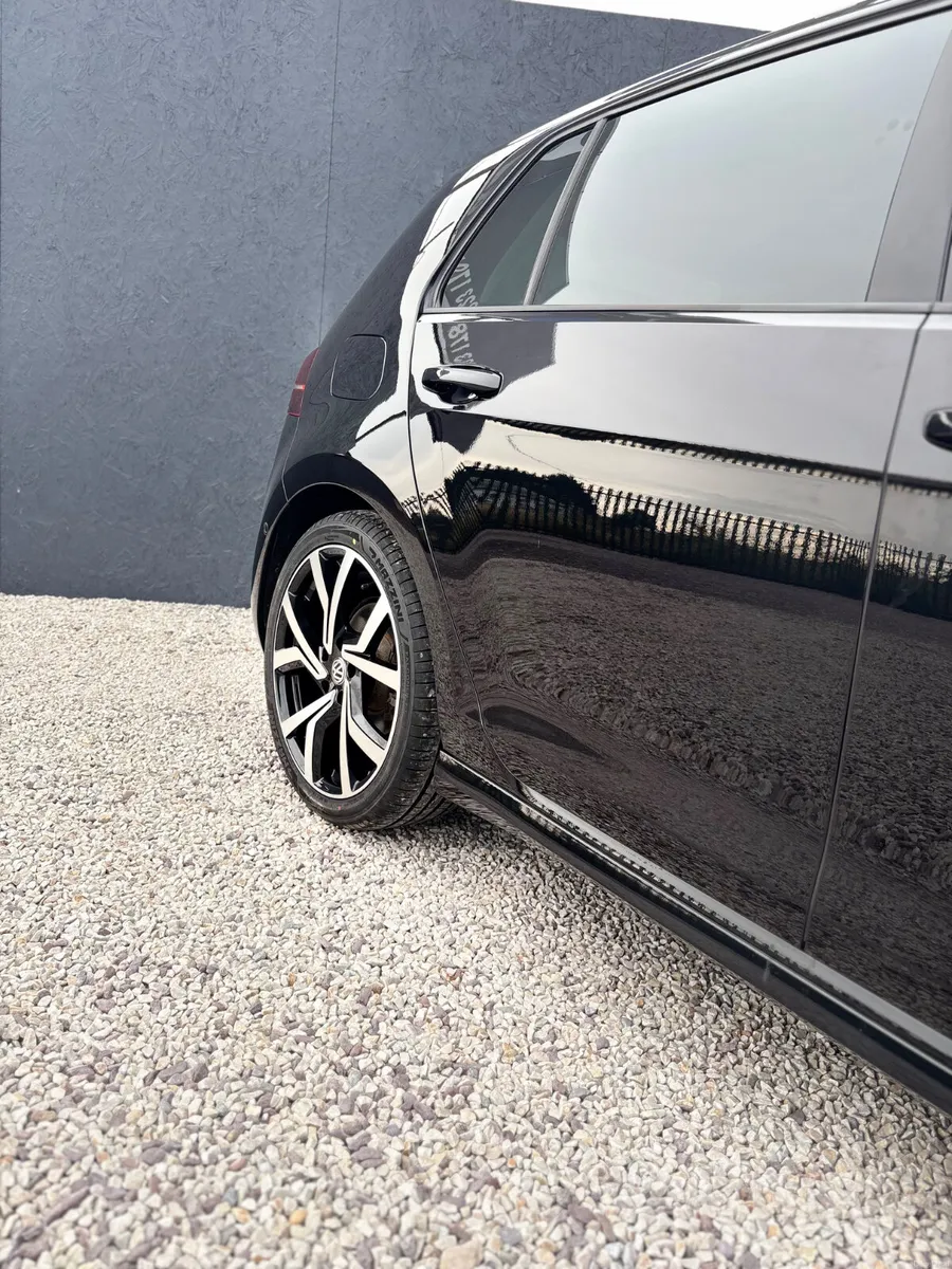 Volkswagen Golf 2.0 TDI Highline Automatic 2019 - Image 3